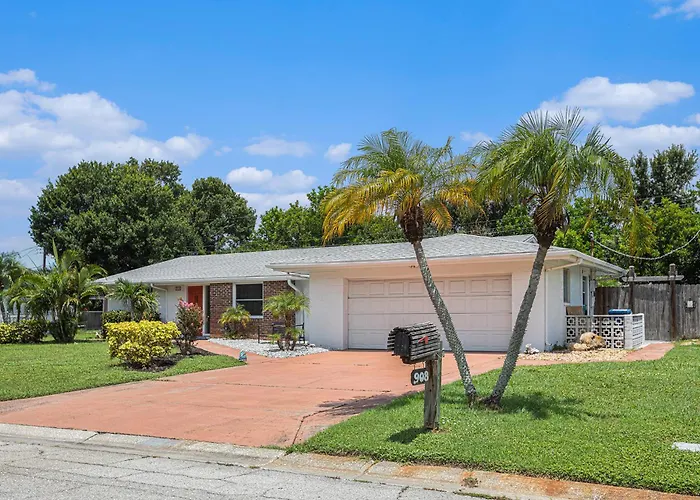 3 Bedroom, 6 Beds, Heated Pool, Spa, Bbq, Fire Pit